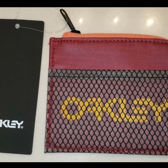 Oakley NWT Zip Small Wallet Sundried Tomato Color Pockets Red Orange Zipper - Picture 1 of 3